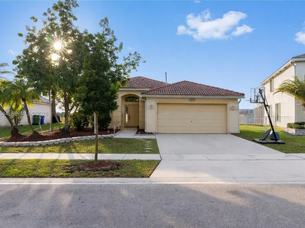 1886 NW 145th Ter, Pembroke Pines, FL 33028