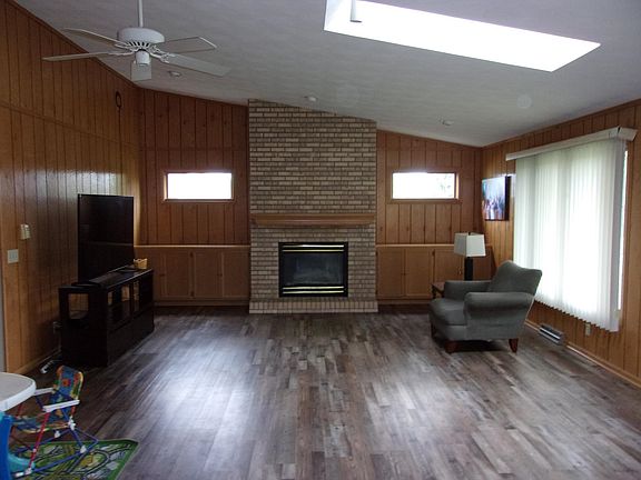 3rd image of 3025 Westwood Dr