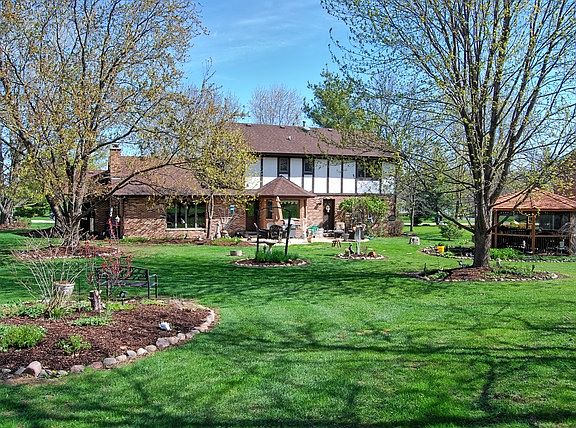3rd image of 15119 W Woodduck Ln
