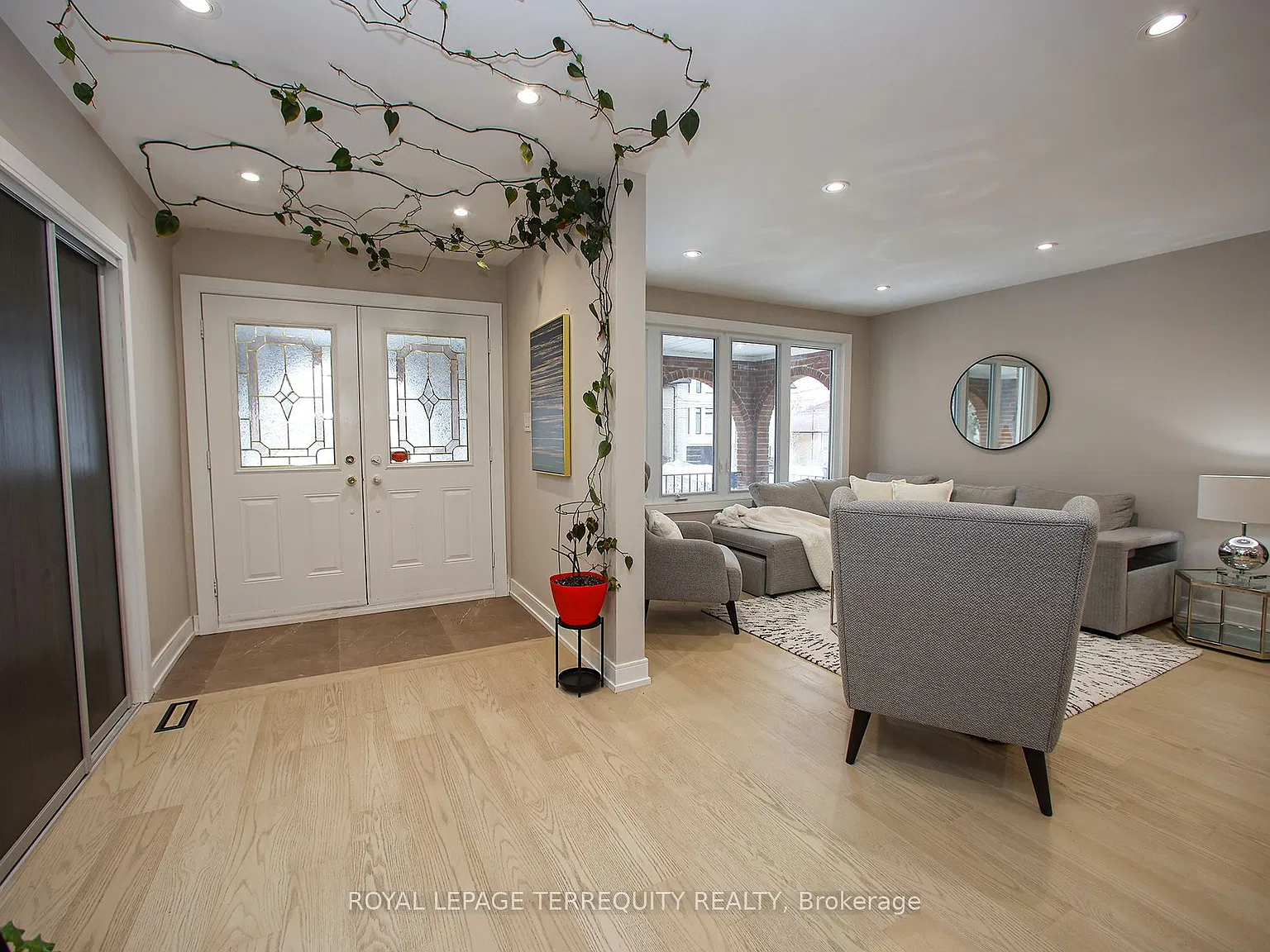 3 bed, $3,880 — Photo 3