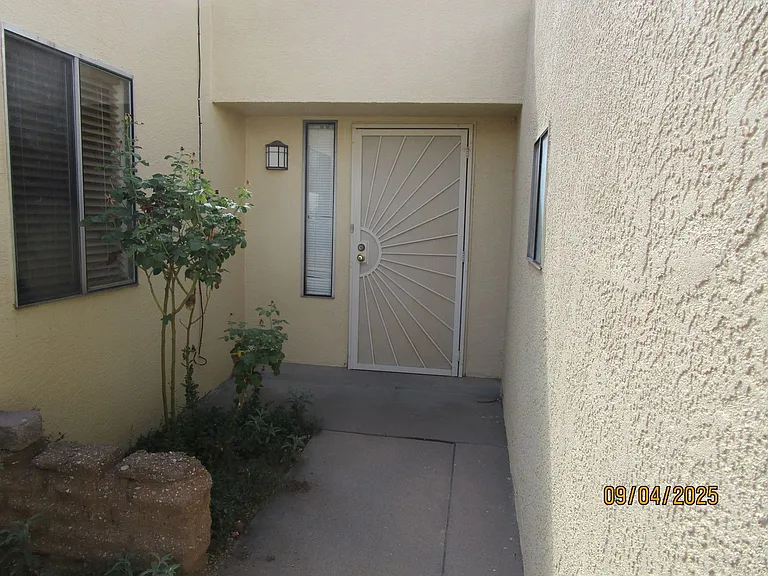 4929 Osuna Pl NE — Photo 1