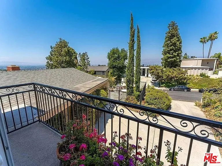 11318 Dona Lisa Dr — Photo 16
