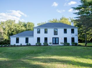 19 Ashbury Ln, Barrington, IL 60010