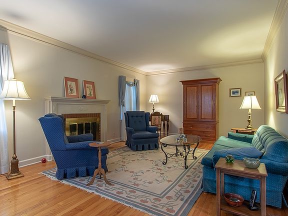 3rd image of 1117 Blanchard Ave