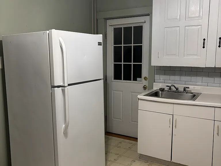 824 Highland Ave — Photo 14