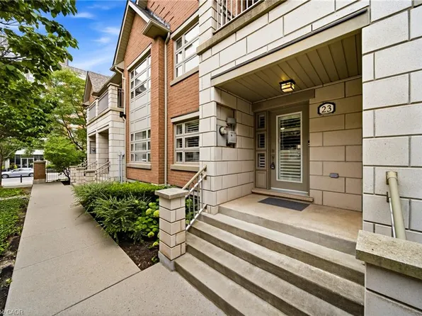 2460 Prince Michael Dr #23, Oakville, ON L6H 0G8