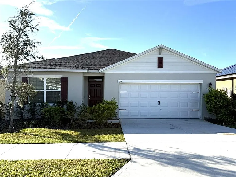 313 Sofia Ln — Photo 1