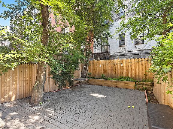 3rd image of 525 W 150th St