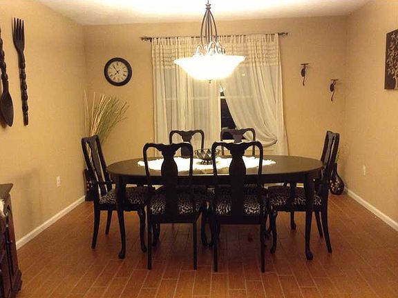 4th image of 394 Kenneth Dr