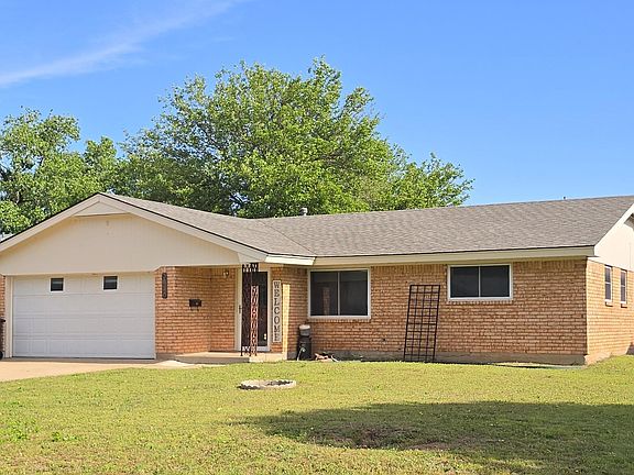 3rd image of 3030 Brooks Dr