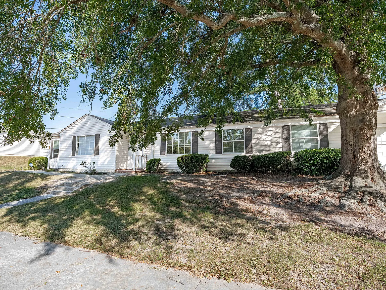 2 bed, $1,050 — Photo 3