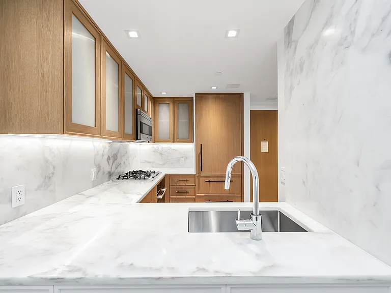 210 Warren St #5Q — Photo 10