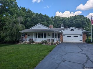 3641 Green Lake Rd, West Bloomfield, MI 48324