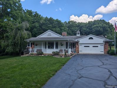3641 Green Lake Rd, West Bloomfield, MI, 48324