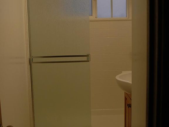 5th image of 228 Moultrie Pl
