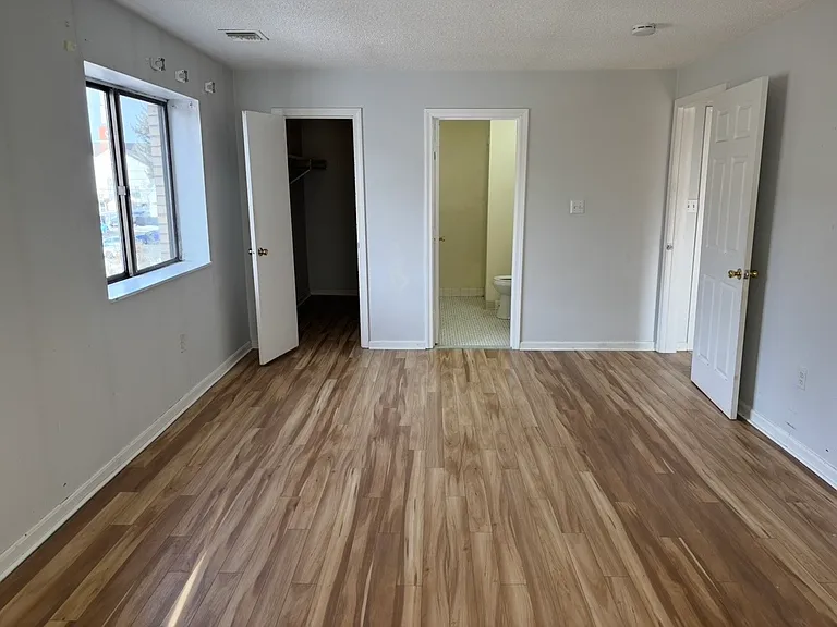 406 Broadway #301 — Photo 7