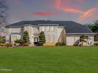 10 Ivy Lane, Manalapan, NJ 07726