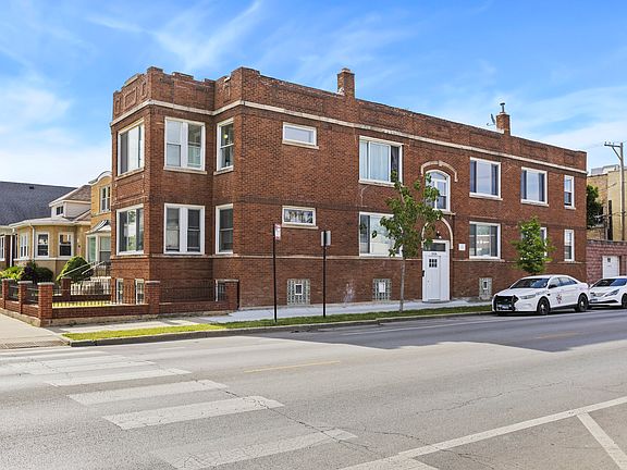 2nd image of 3938 N Austin Ave APT 2N