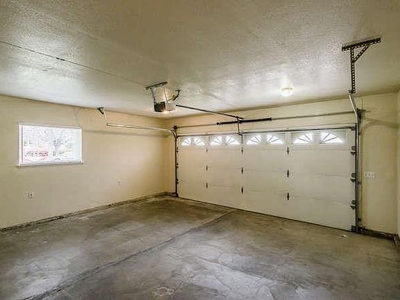 5th image of 220 Terminal Ave