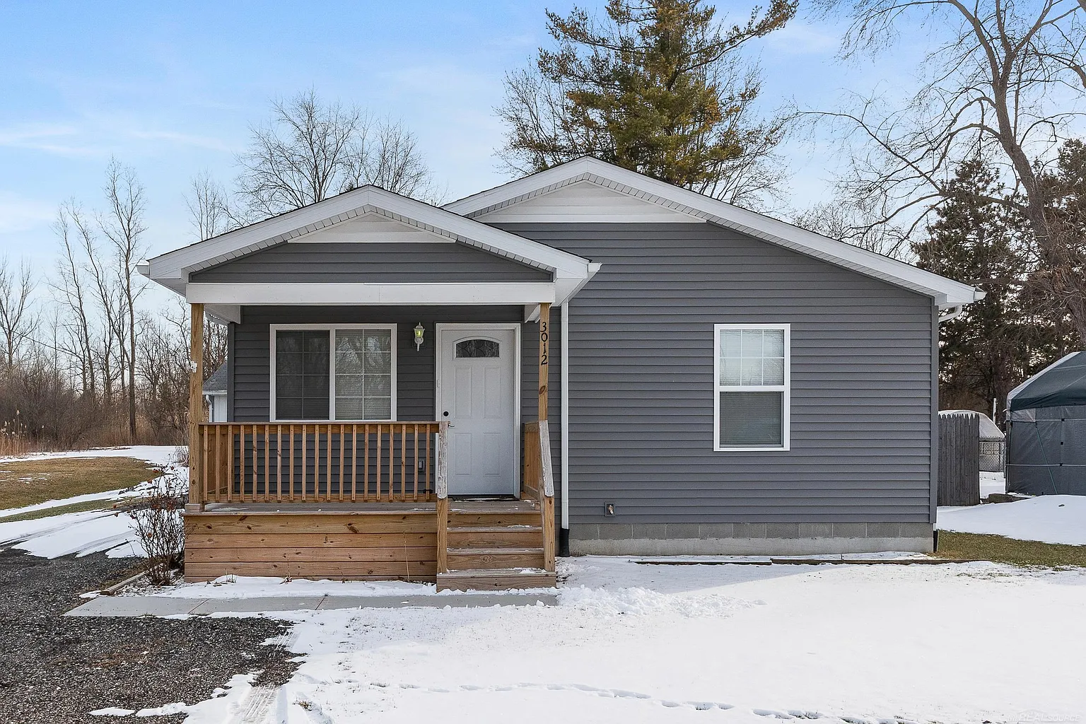 3012 Howard St photo 1