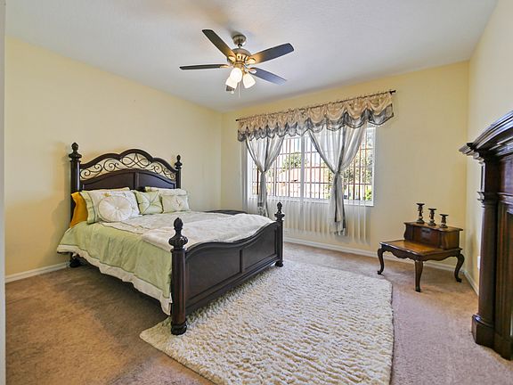 4th image of 23241 Abercorn Ln
