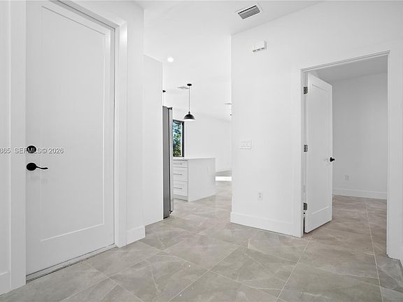 3rd image of 322 Loire Ave S