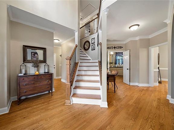 4th image of 518 Fairway Dr