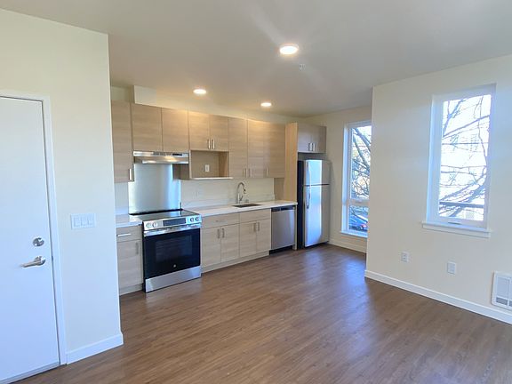 5th image of 1439 NW 60th St #208