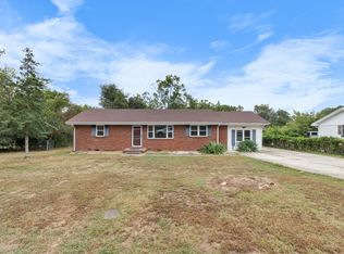 19 Gino Dr, Clarksville, TN 37042