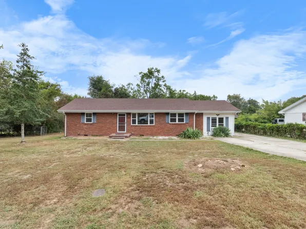 19 Gino Dr, Clarksville, TN 37042