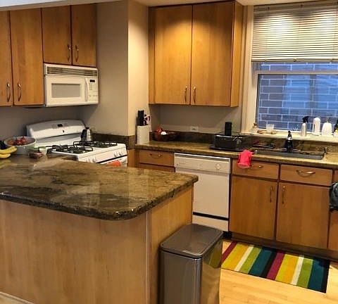 4th image of 2445 N Greenview Ave #1F