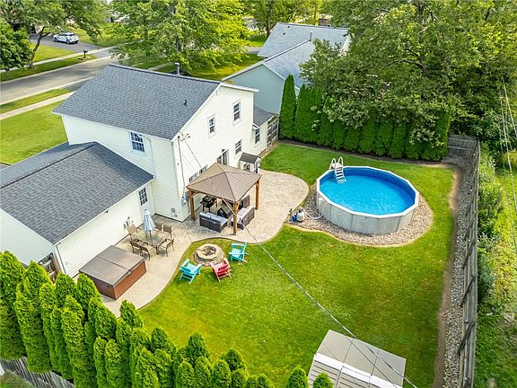 2nd image of 27 Sunny Slope Dr