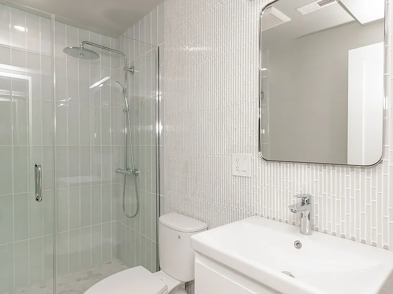 2252 N Clark St — Photo 10