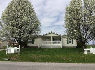 6 E National St, Pocahontas, IL 62275