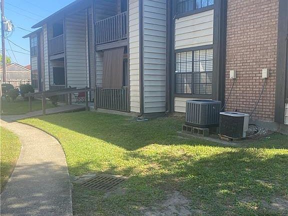 2nd image of 2904 Manhattan Blvd Unit 115