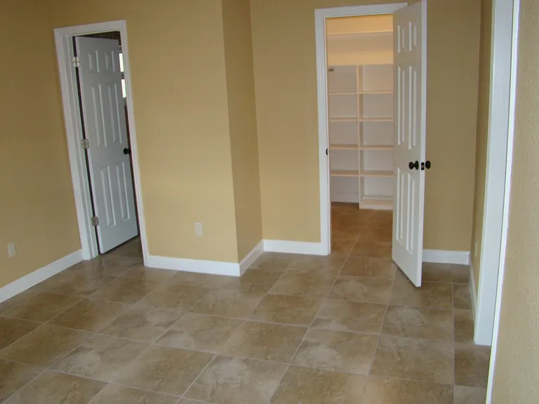 309 SE 10th Ave #3 — Photo 9