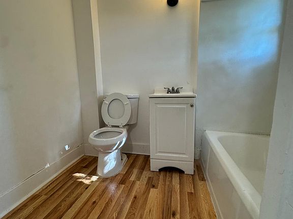 5th image of 22 Lily St
