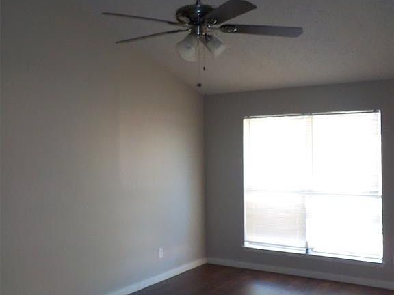 2nd image of 609 Bristol Ct