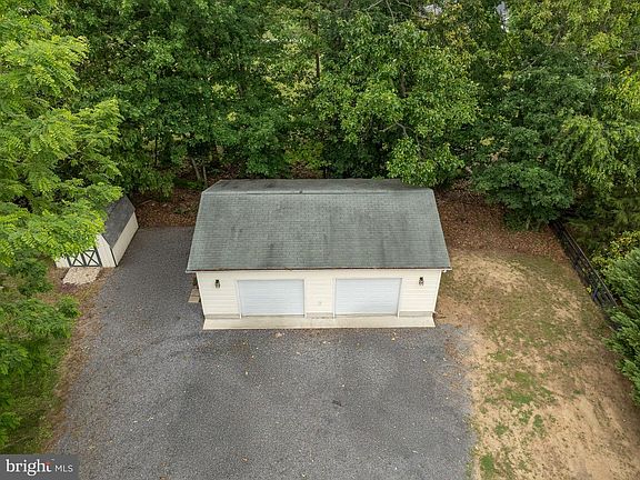 4th image of 73 Paragon Dr