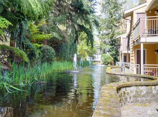10018 NE 127th Pl APT B106, Kirkland, WA