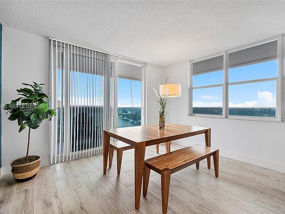 2nd image of 2639 N Riverside Dr APT 806