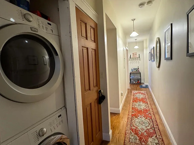 6 Giles Park #2A — Photo 7