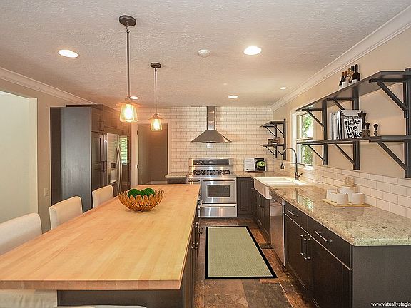5th image of 5880 Gladys Ave