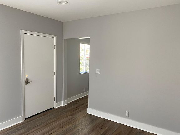 3rd image of 116 W Cerritos Ave