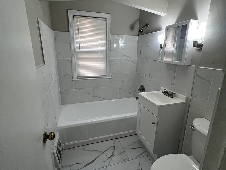 3225 Washington Blvd #1 — Photo 18