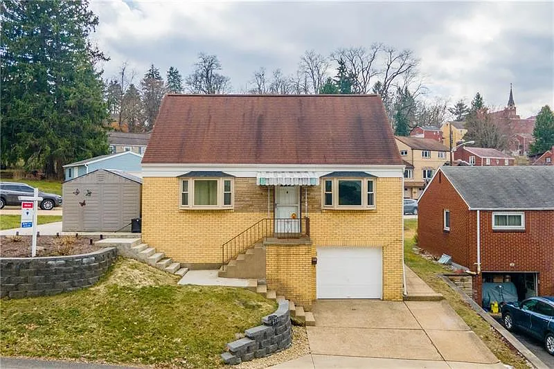 638 Agnew Rd photo 1