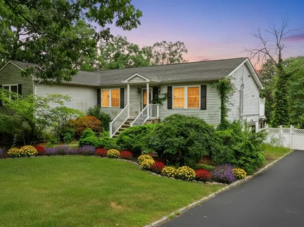 2121 Ridgeway Rd, Toms River, NJ 08757