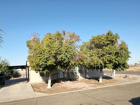 3rd image of 3010 S Tangerine Ave