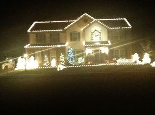 742 Summer Creek Rd, Oconomowoc, WI 53066