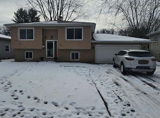 522 Manor Pl, Aurora, IL 60506